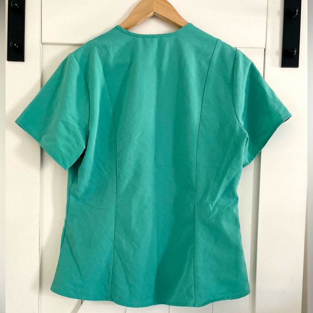 Figs Scrub Top - Picture 5 of 6